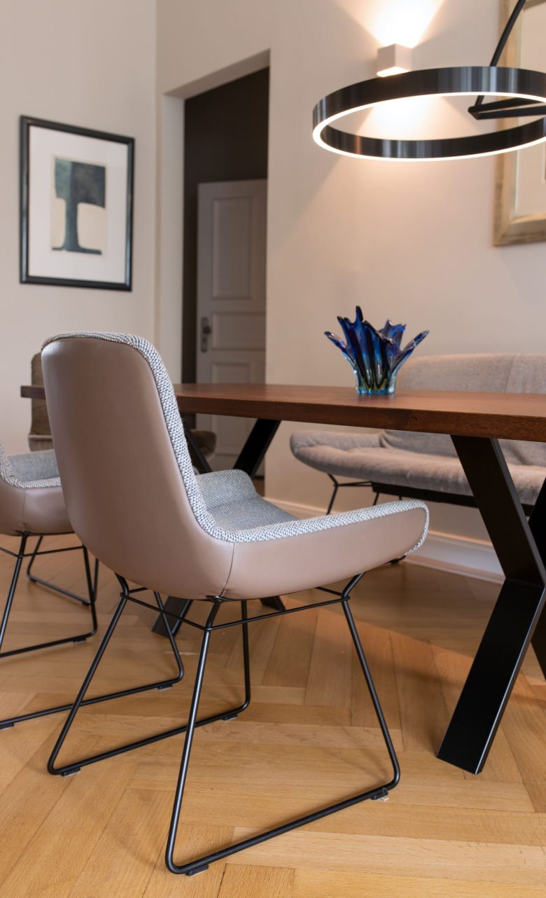 Zwischen klarer, moderner Eleganz und behaglicher Wohlfühlatmosphäre- cu.interiordesign Hamburg